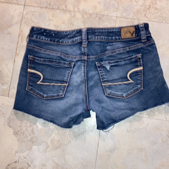 American Eagle Shortie Jean shorts size 6 - Picture 2 of 5